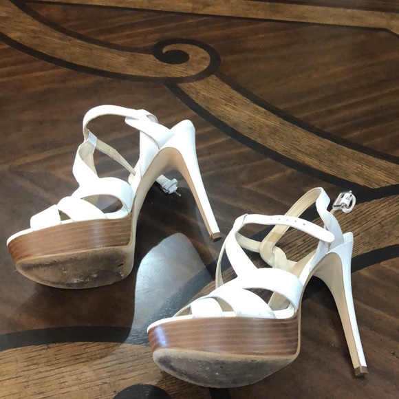 Beautiful Guess Sandals size 8.5 - Picture 3 of 6